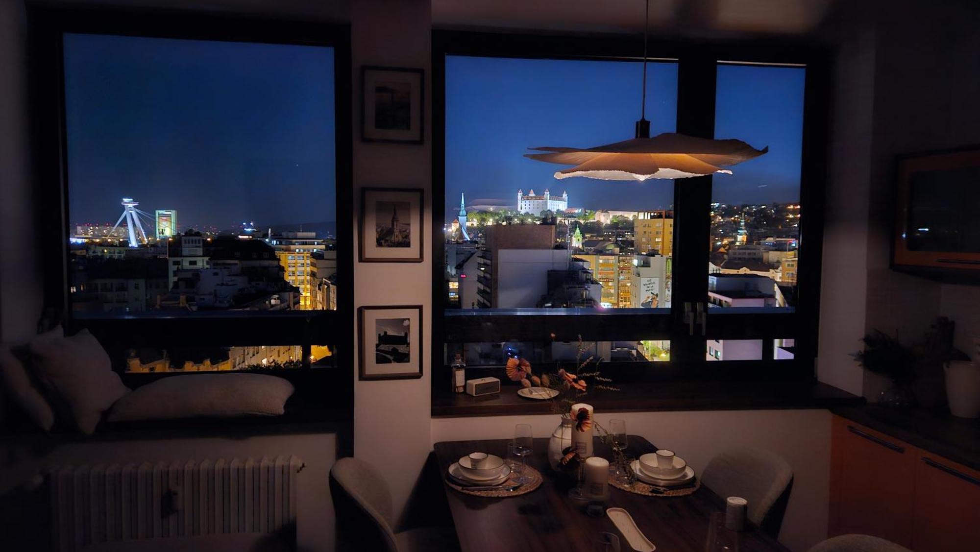 Panorama View Design Apt In Old Town - Free Parking Bratislava Eksteriør bilde