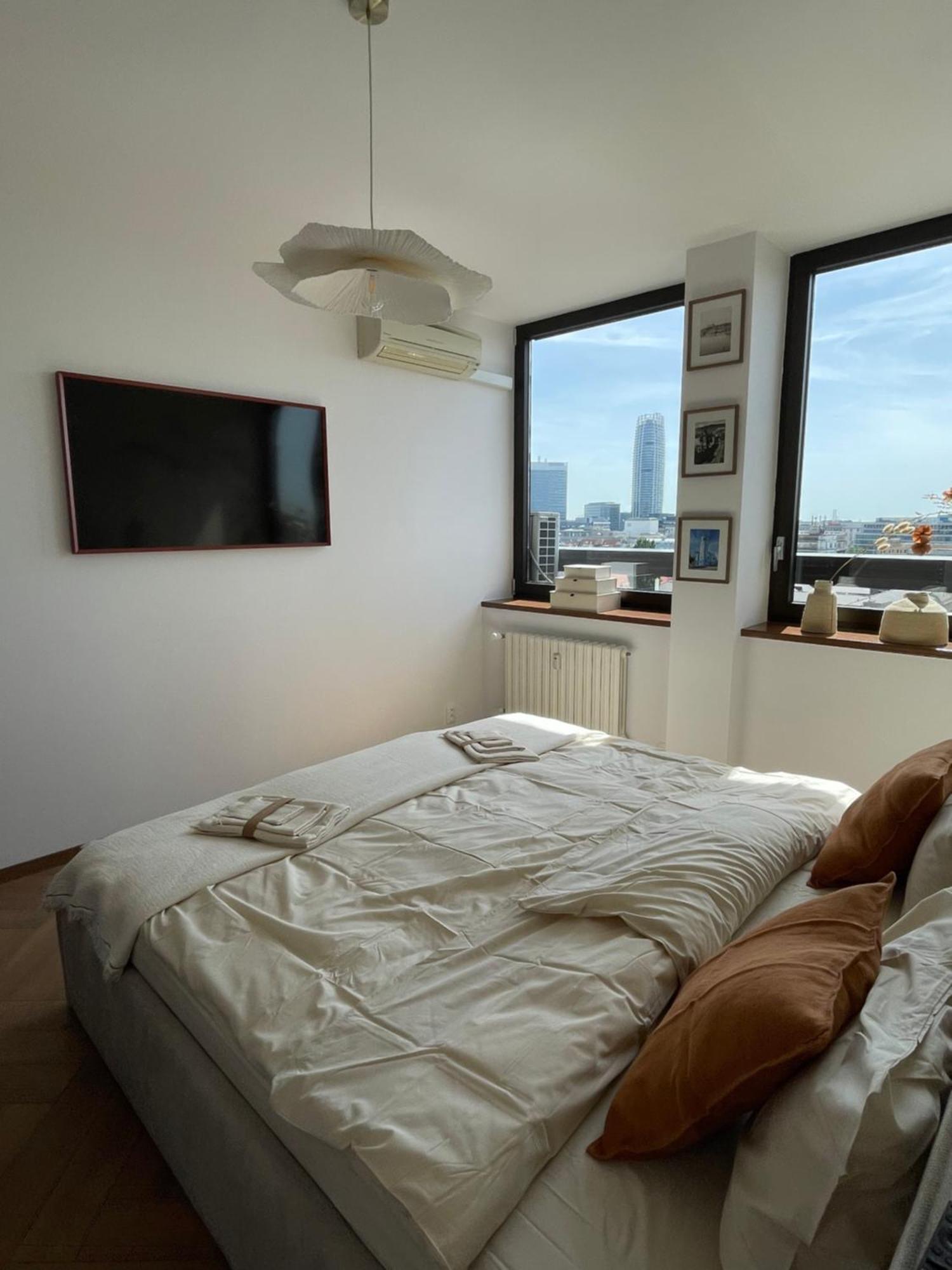 Panorama View Design Apt In Old Town - Free Parking Bratislava Eksteriør bilde